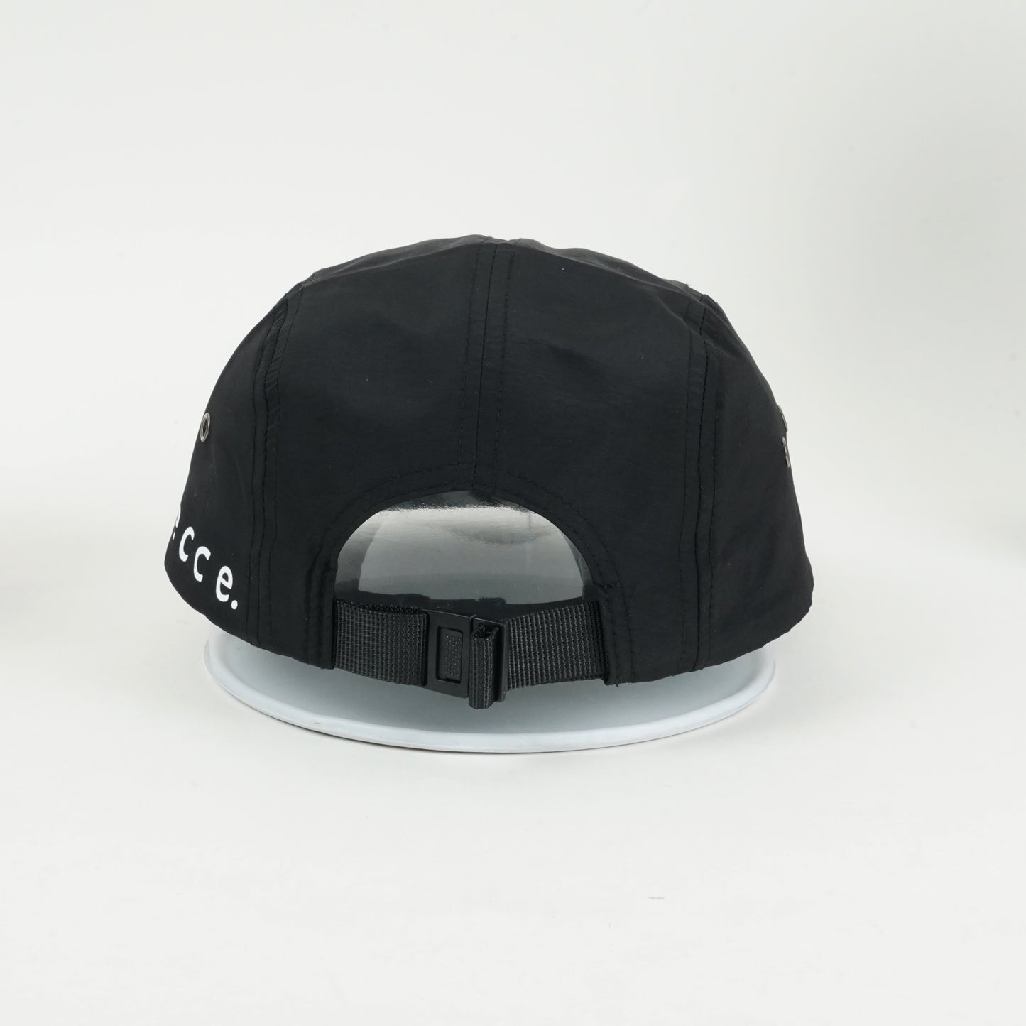 5-Panel Cap with Black Rubber Logo - Recce Clothing for Outdoor Enthusiasts